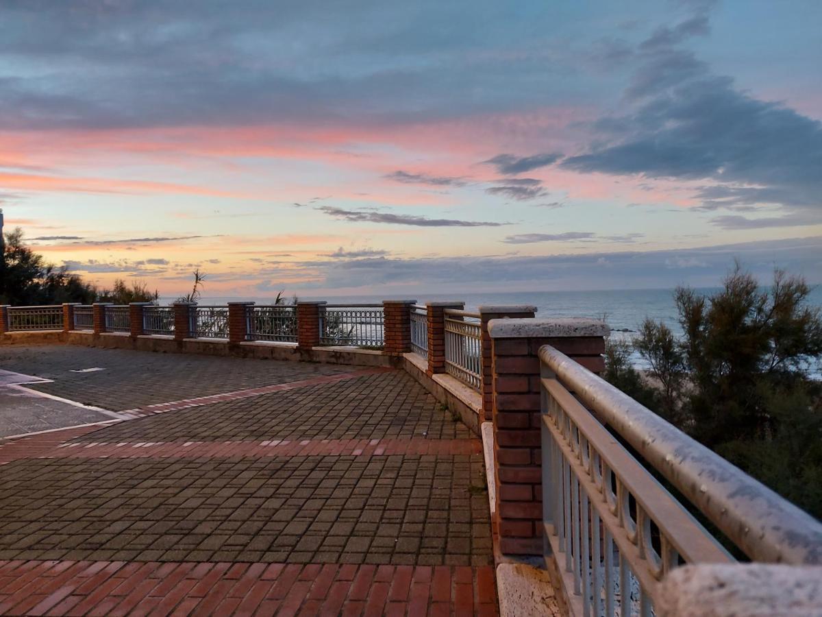 I Tre Marchi Rooms / Camera Mare Termoli Eksteriør billede